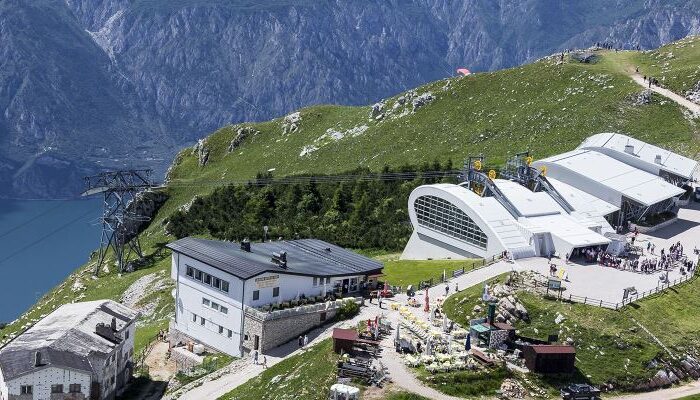 stazione a monte Baldo, Funivia Malcesine, Lago di Garda